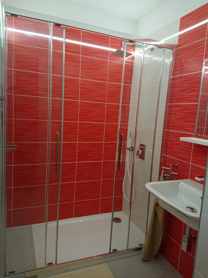 Retro Vila Guest House Slusovice Bagian luar foto