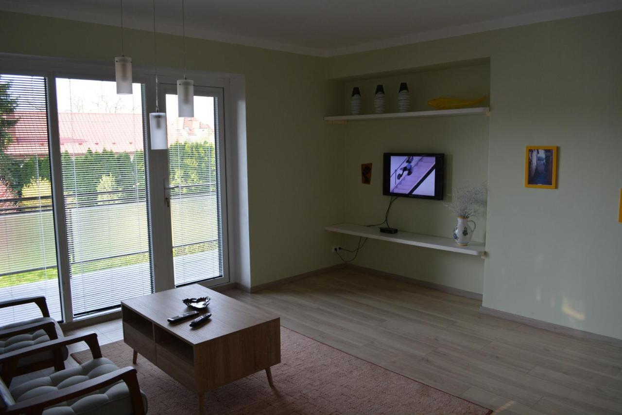 Retro Vila Guest House Slusovice Bagian luar foto