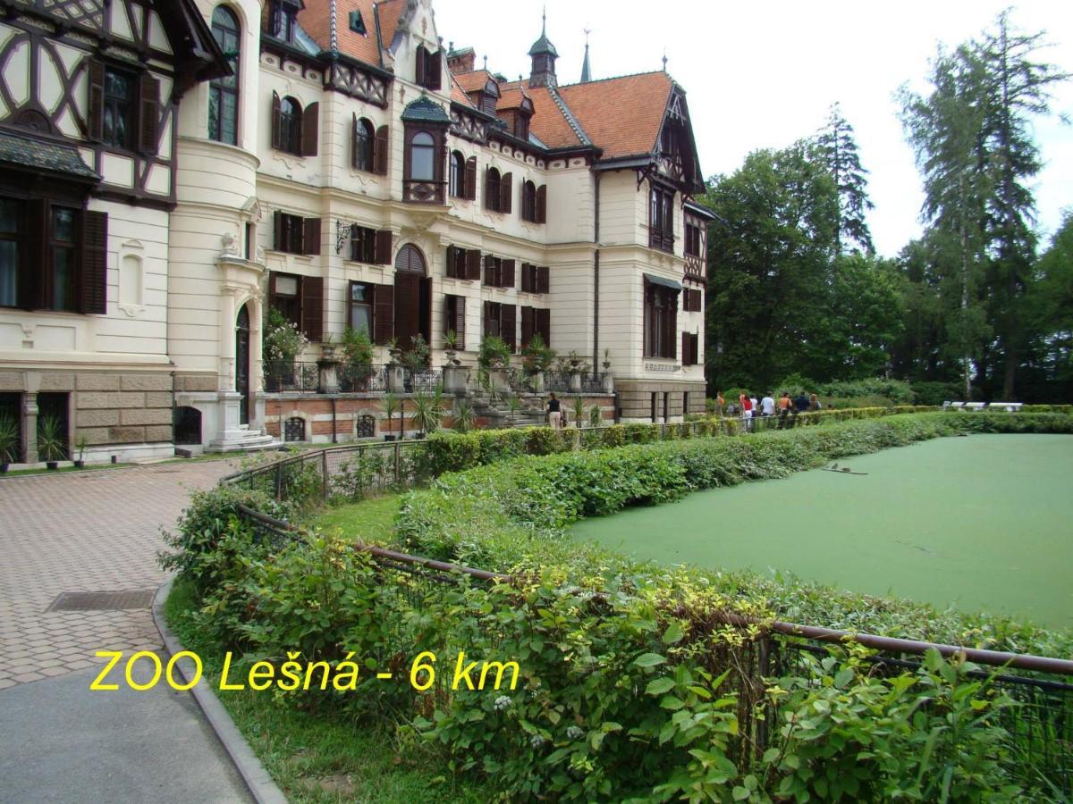 Retro Vila Guest House Slusovice Bagian luar foto